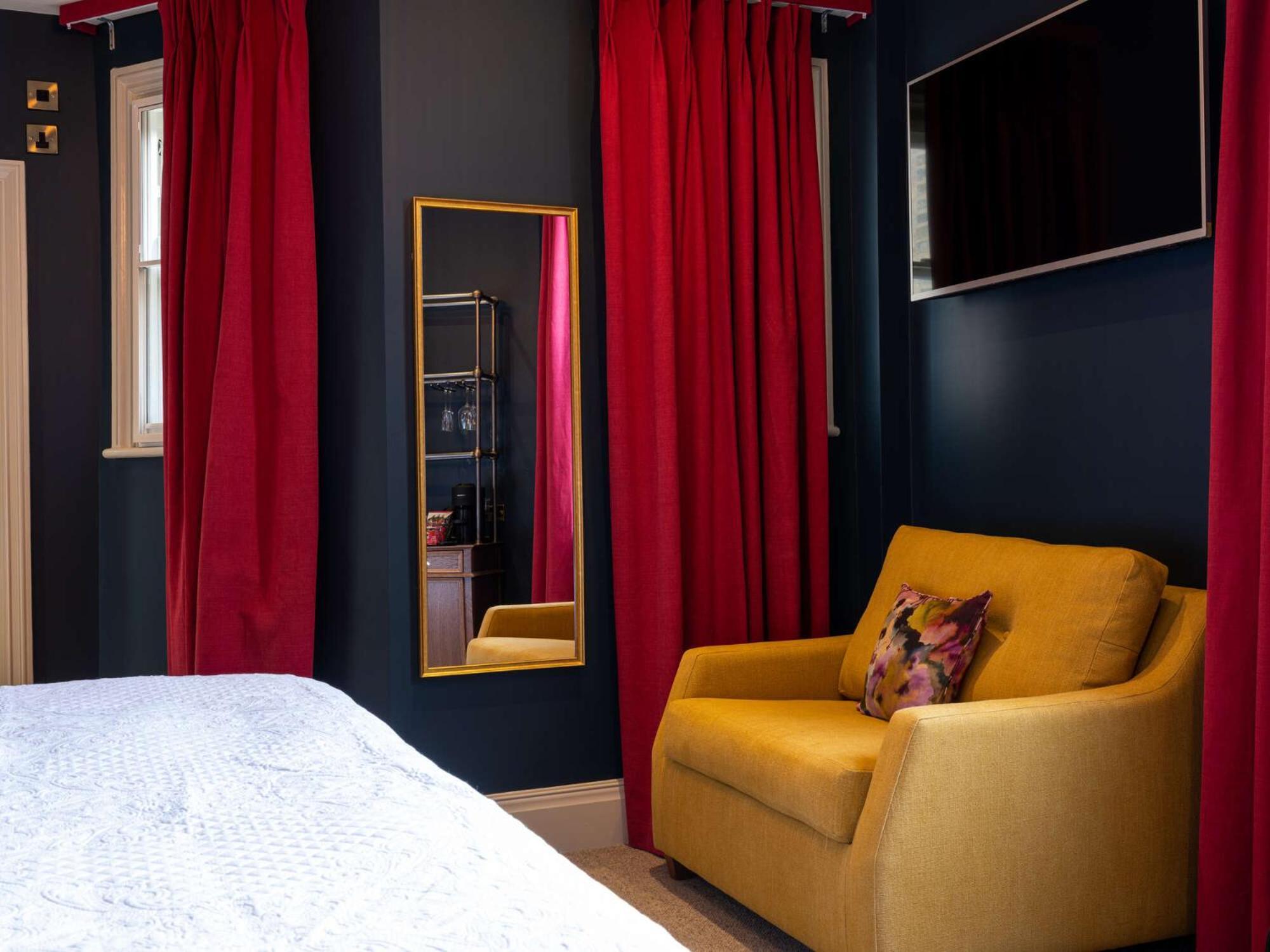 Spread Eagle Hotel London Exterior photo